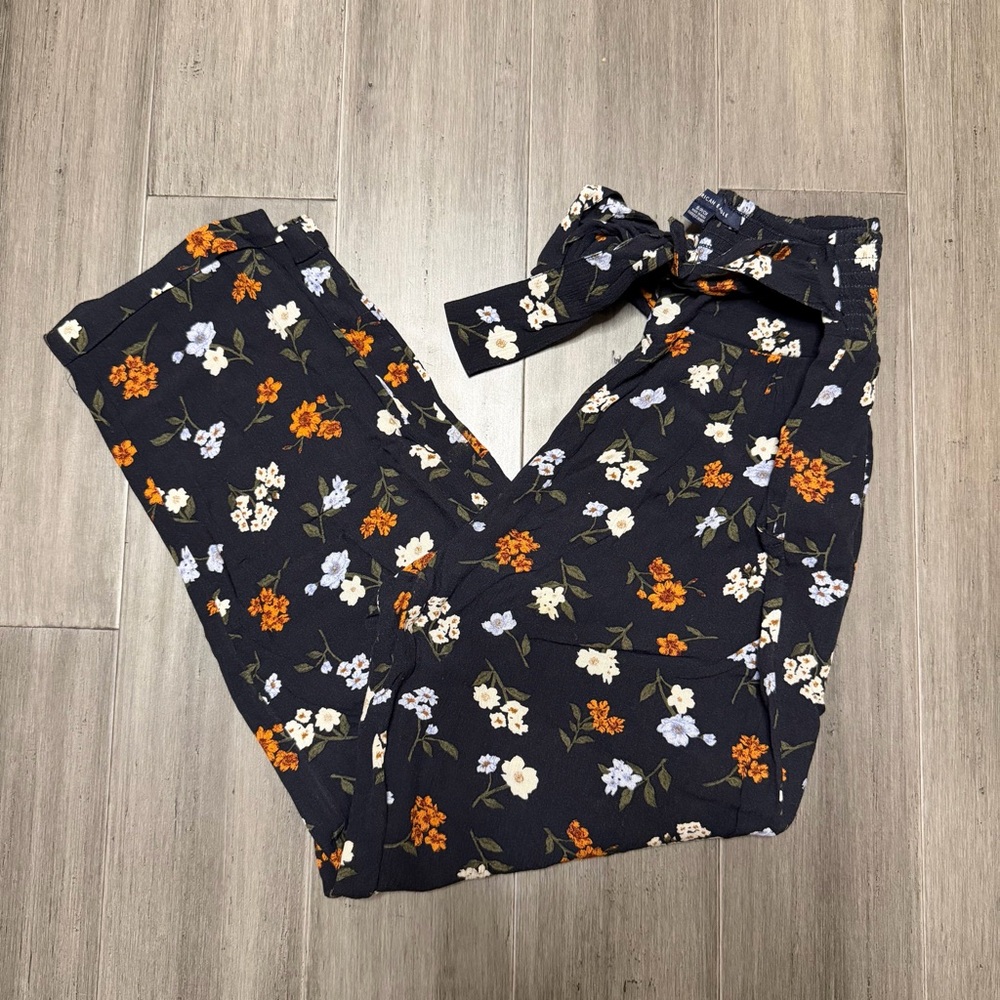 American‎ Eagle Flowy Pants
